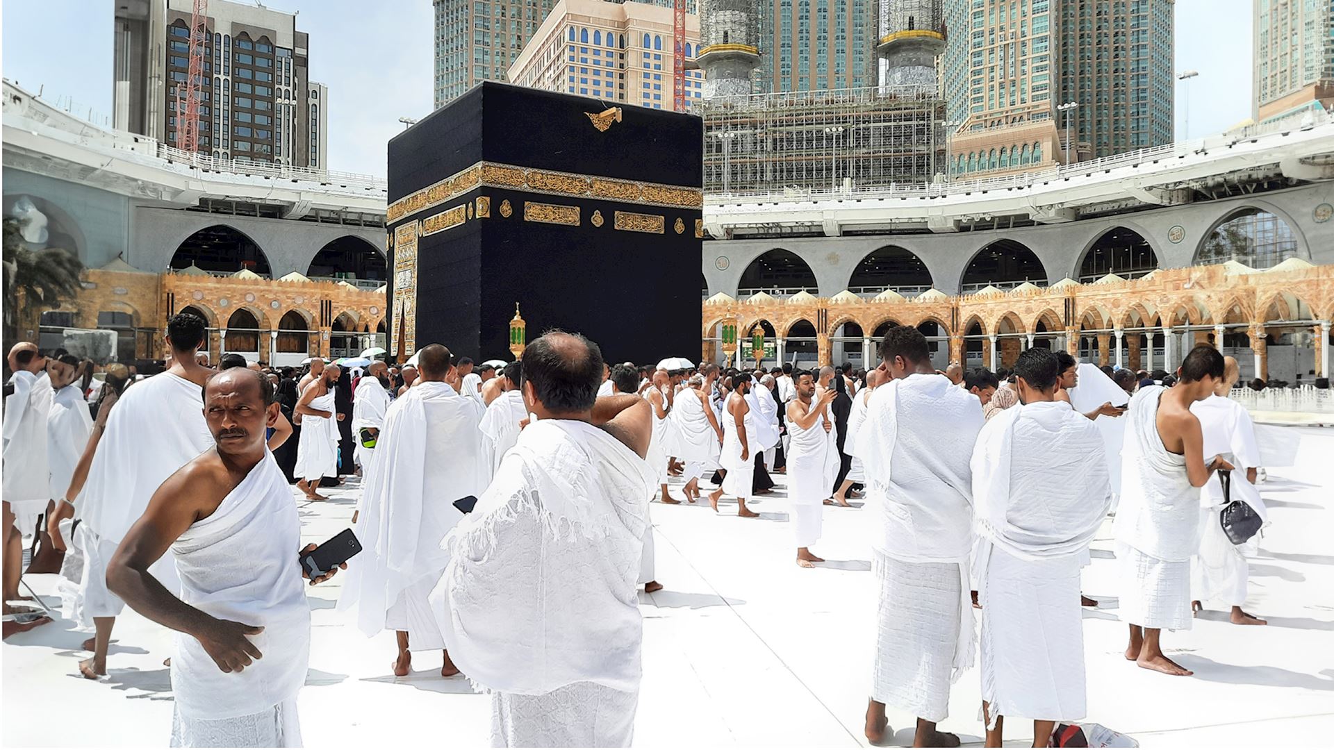 Your Guide to Wearing the Ihram for Hajj and 'Umrah | Muslim Hands UK